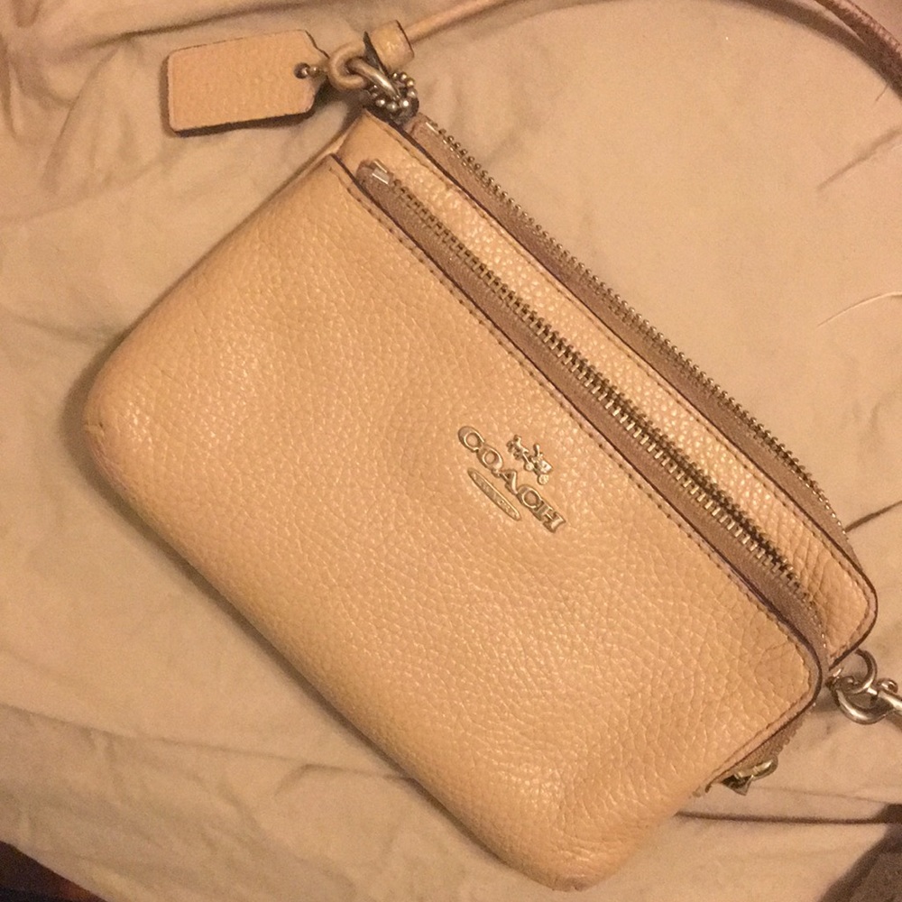 Coach wristlet wallet